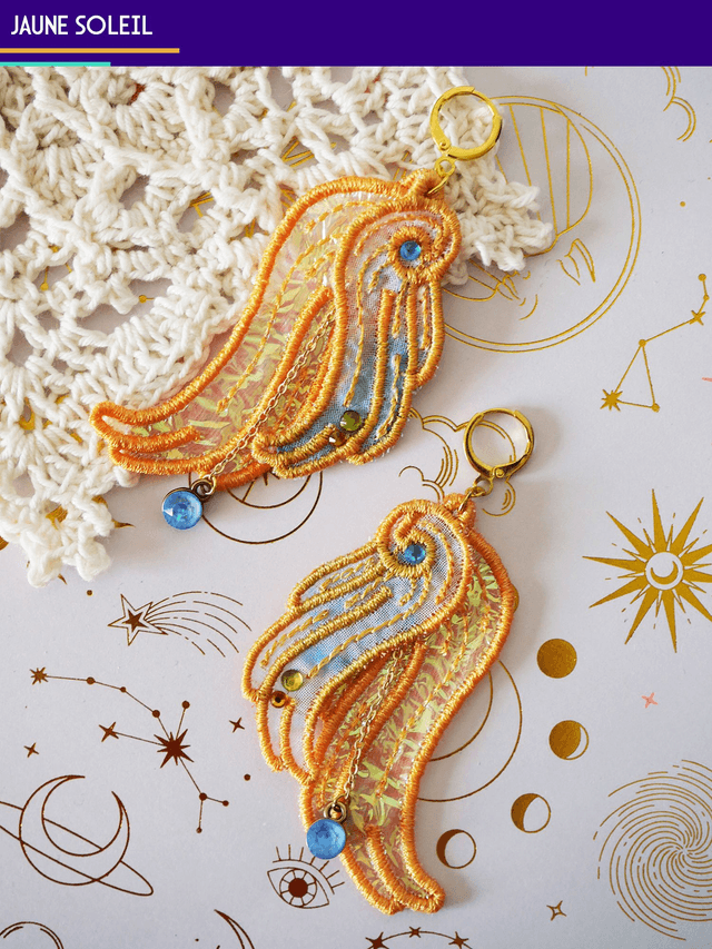 Pampulilu (Boucles d'oreille en dentelle brodée machine)