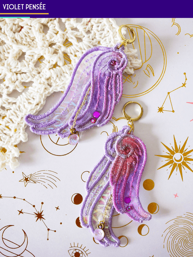 Pampulilu (Boucles d'oreille en dentelle brodée machine)