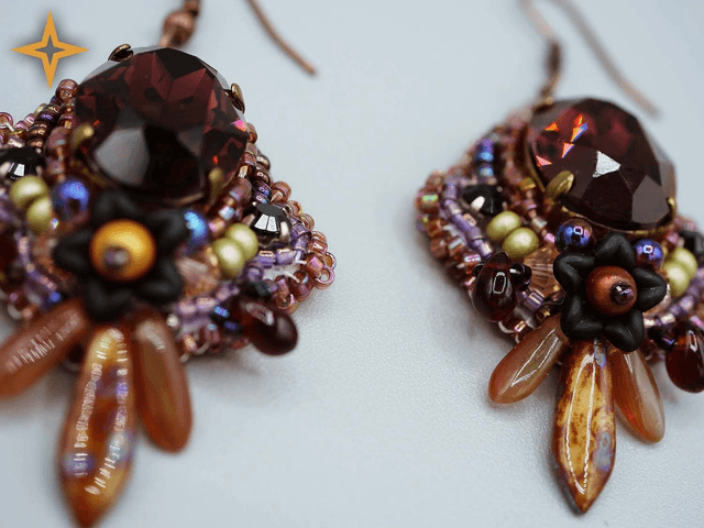 + Comtesses Brodées (Boucles d&#039;oreille) +